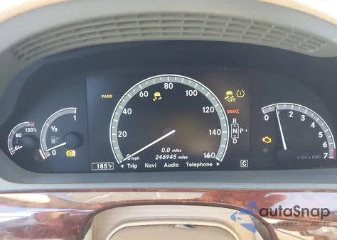 2010 Mercedes-Benz S 550 z USA, uszkodzony, nr VIN WDDNG7BB4AA346871